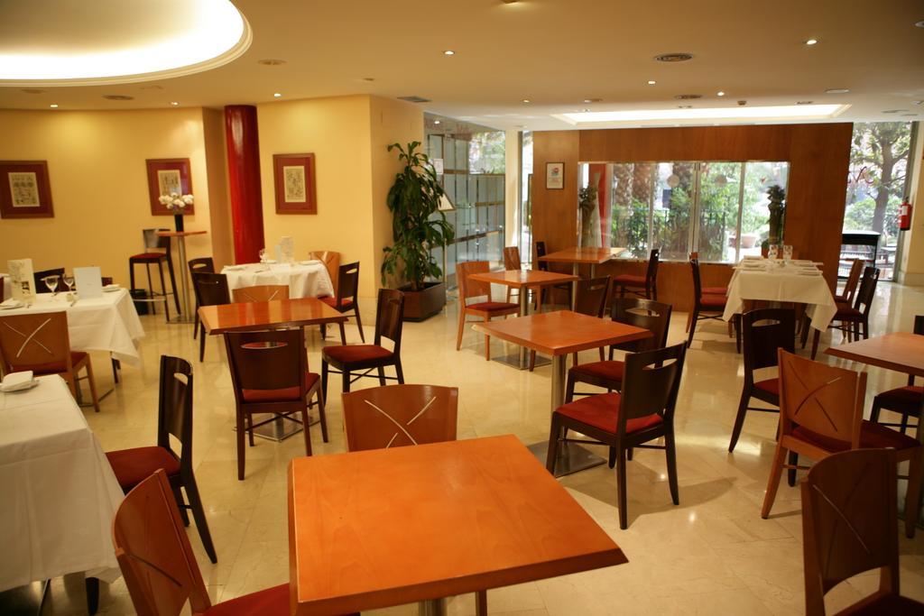 Husa Moncloa Madrid Exterior foto